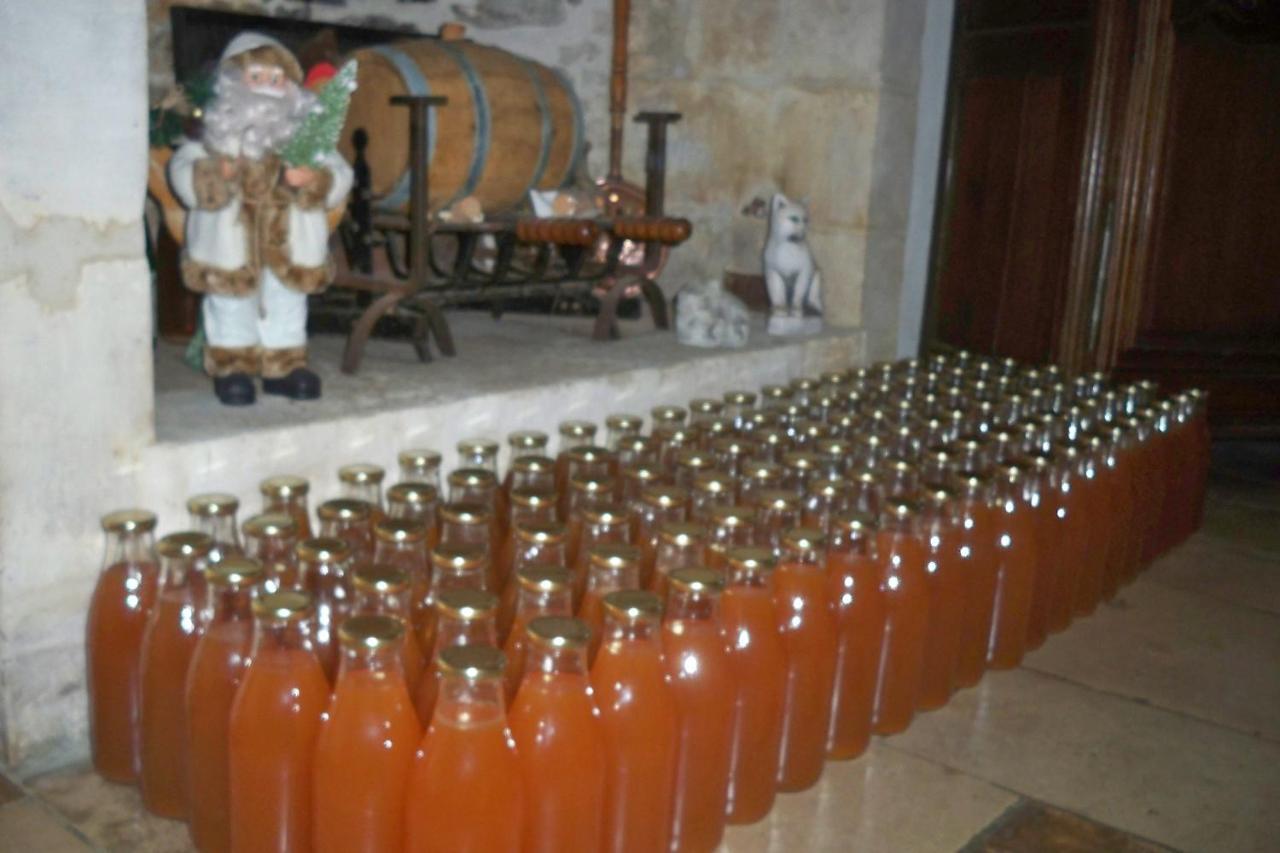 La Roulotte De Pommette Et Billy Acomodação com café da manhã La Hoguette Exterior foto