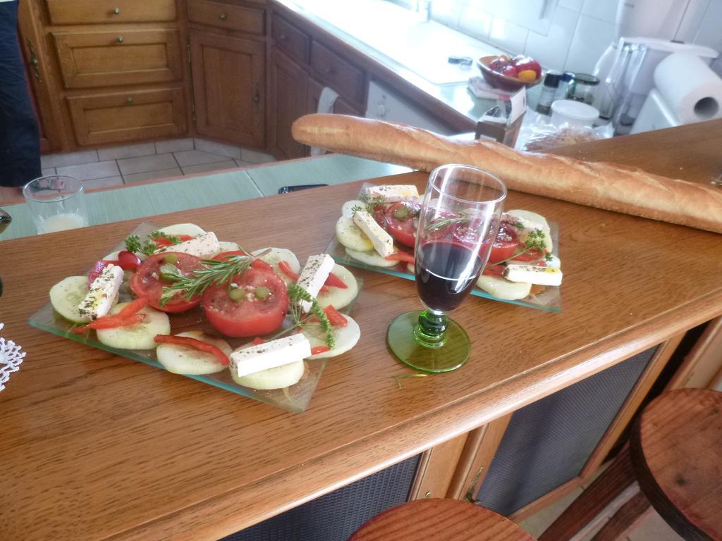 La Roulotte De Pommette Et Billy Acomodação com café da manhã La Hoguette Exterior foto